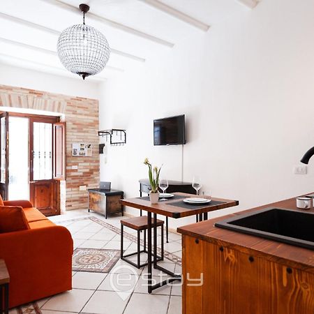Charm In Siotto Pintor Apartment Cagliari Exterior foto